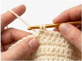 Single crochet step 3: Yarn over again
