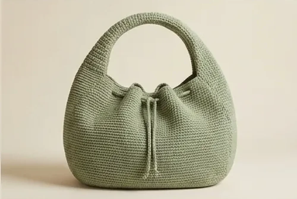 Crochet crescent bag soft sage