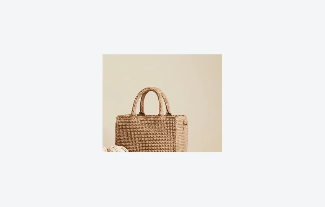 Crochet crescent bag modern bucket
