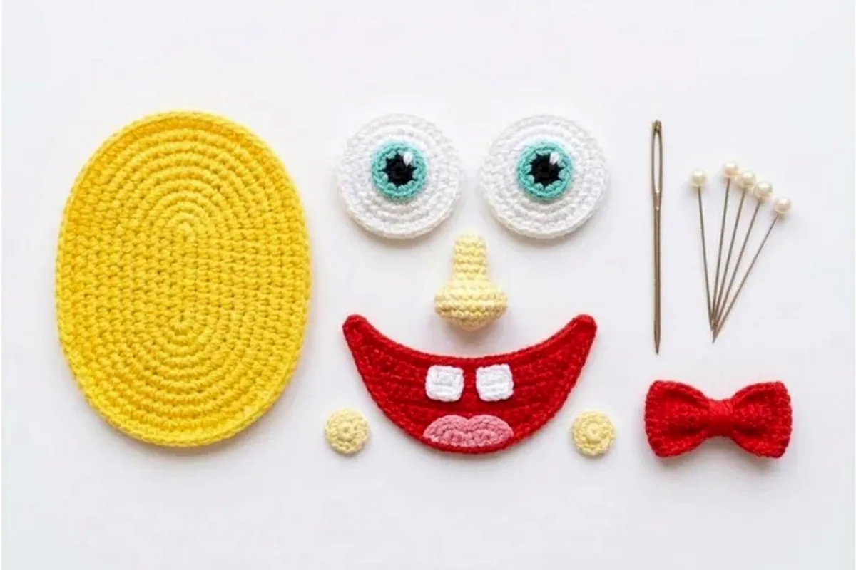 Finish the assembly for the Sunny Sponge crochet bottle holder