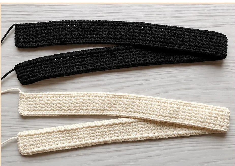 Black and cream five-stitch crochet handle strips