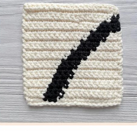 Right side of the finished diagonal intarsia practice swatch