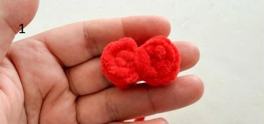 Gingerbread • Photo 1: completed red bow