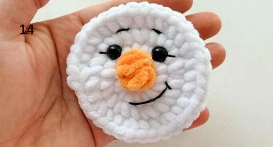 Snowman • Photo 14: completed face