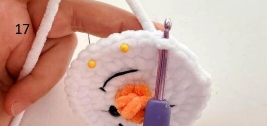 Snowman • Photo 17: attach yarn at the first marked stitch